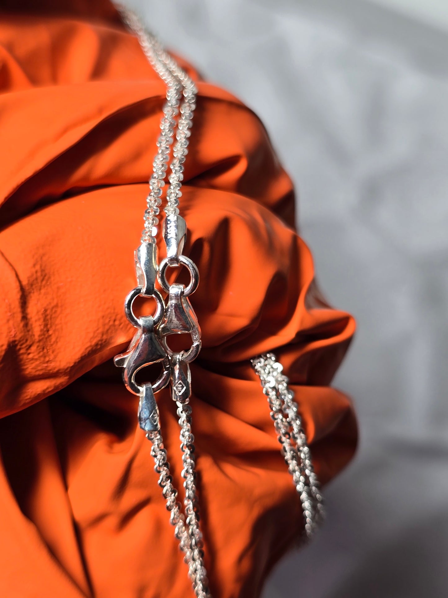 925 Sterling Silver Twisted Rock 1.5mm Necklace. Shiny Crystals!