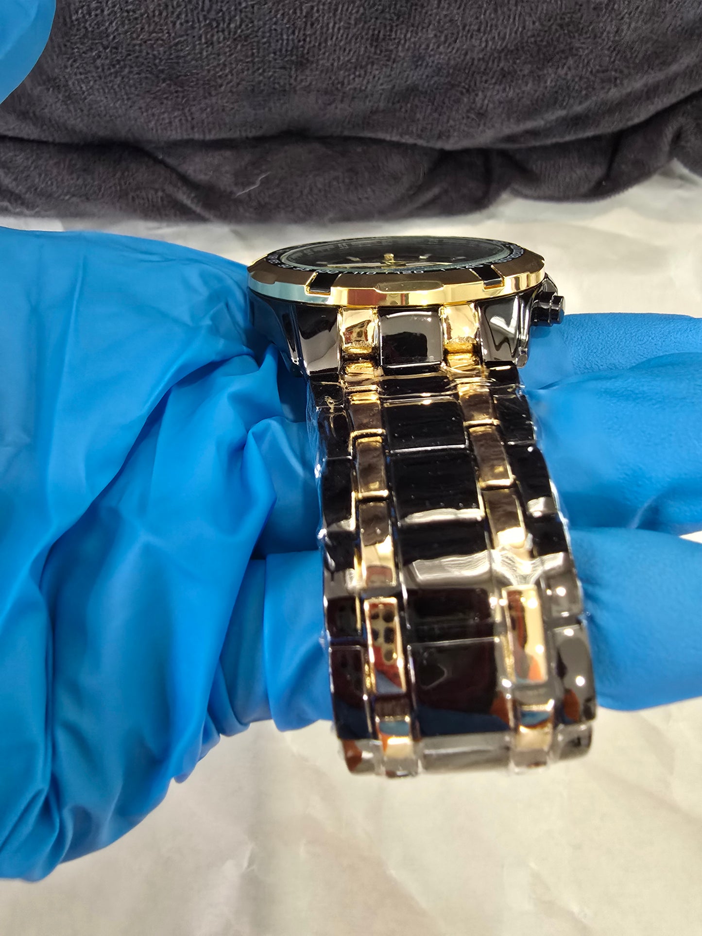 45mm Chronograph-Style Watch with Tachymeter Bezel.