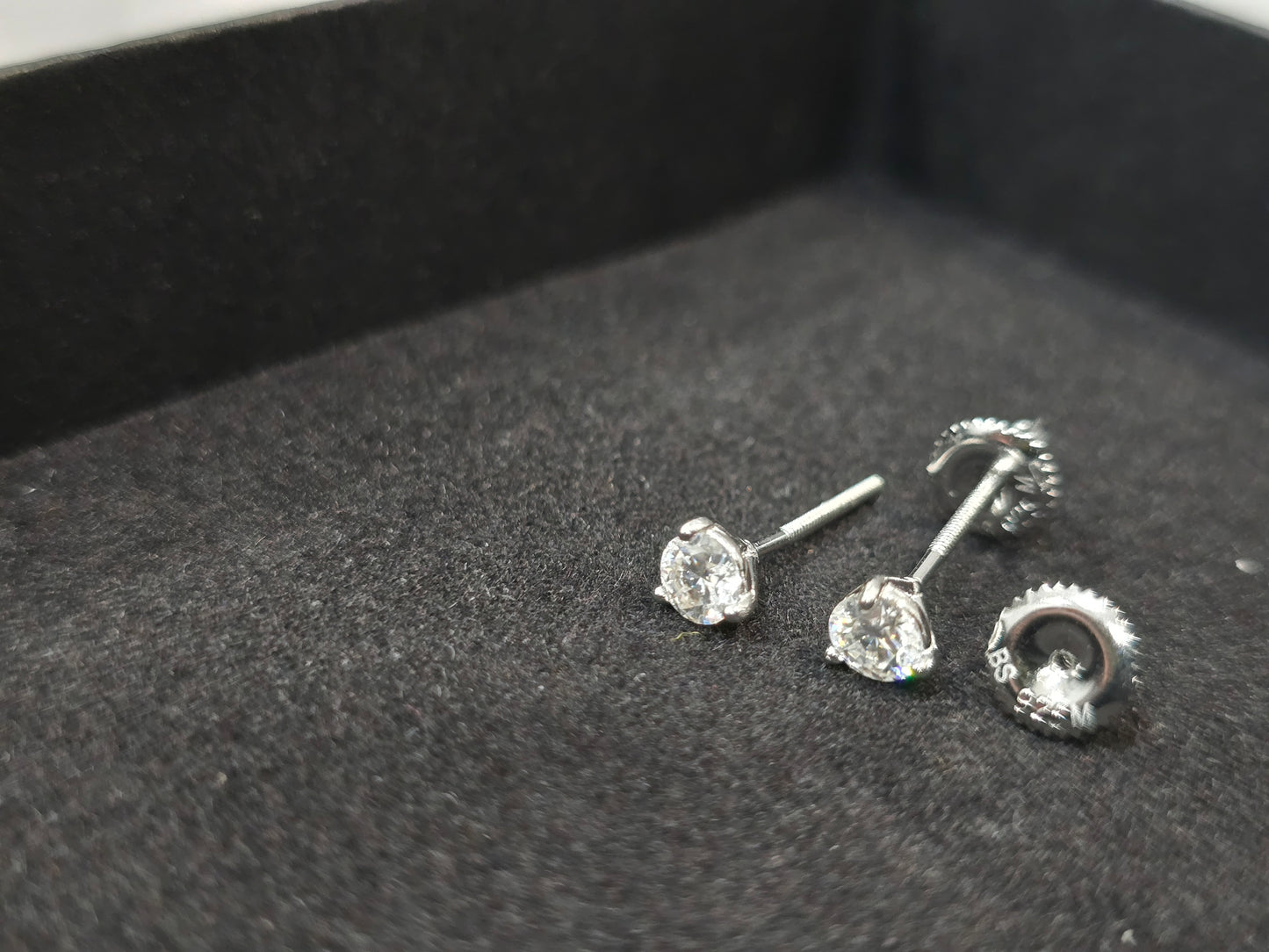 925 Sterling Silver Moissanite Screwback Earrings 0.44 CTW(5mm)VVSD COLOR. Luxury!
