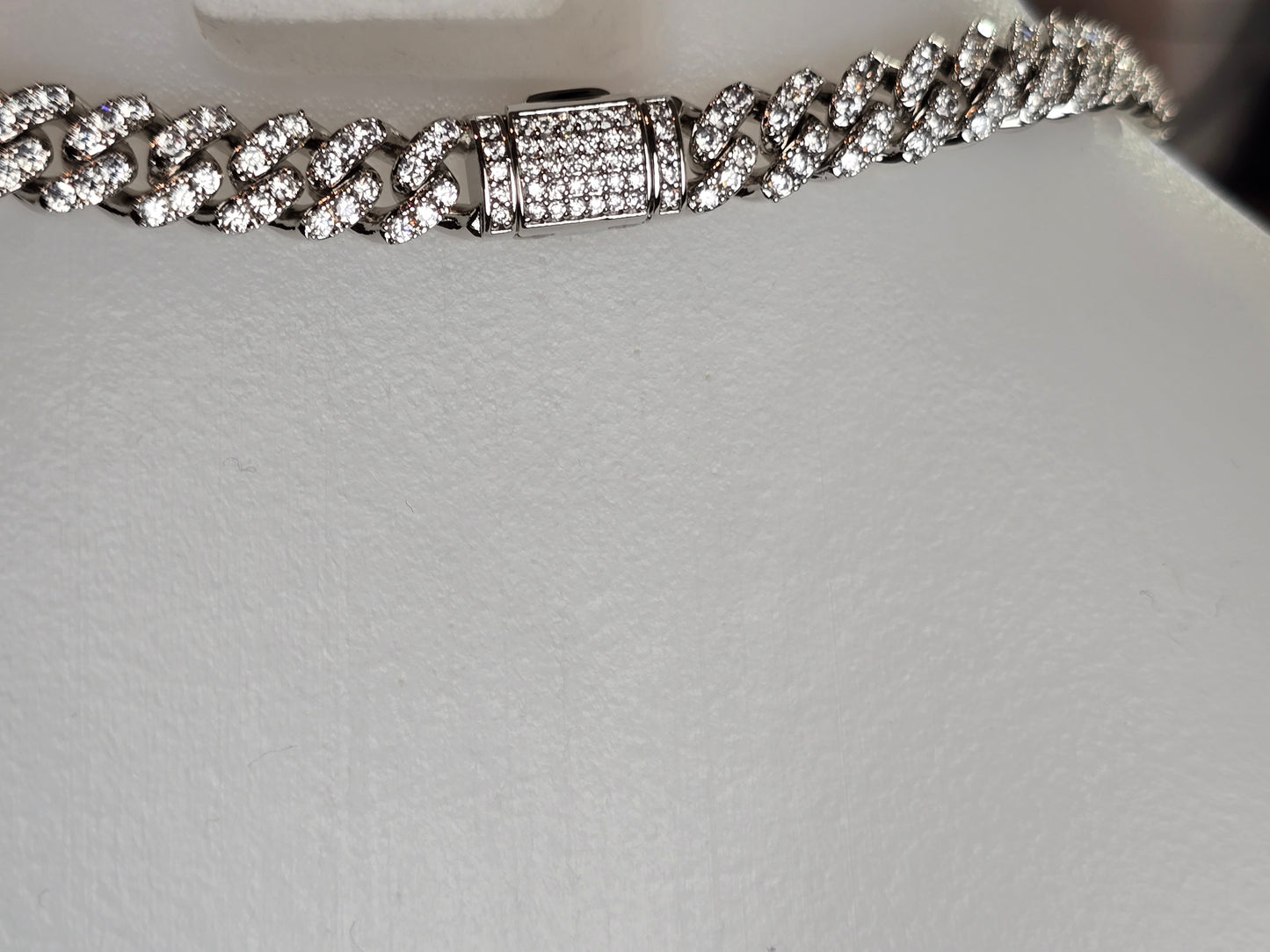 The Signture "Qorn"Essential 8mm Miami Cuban Iced-Out High Shine Links.5X PLATING