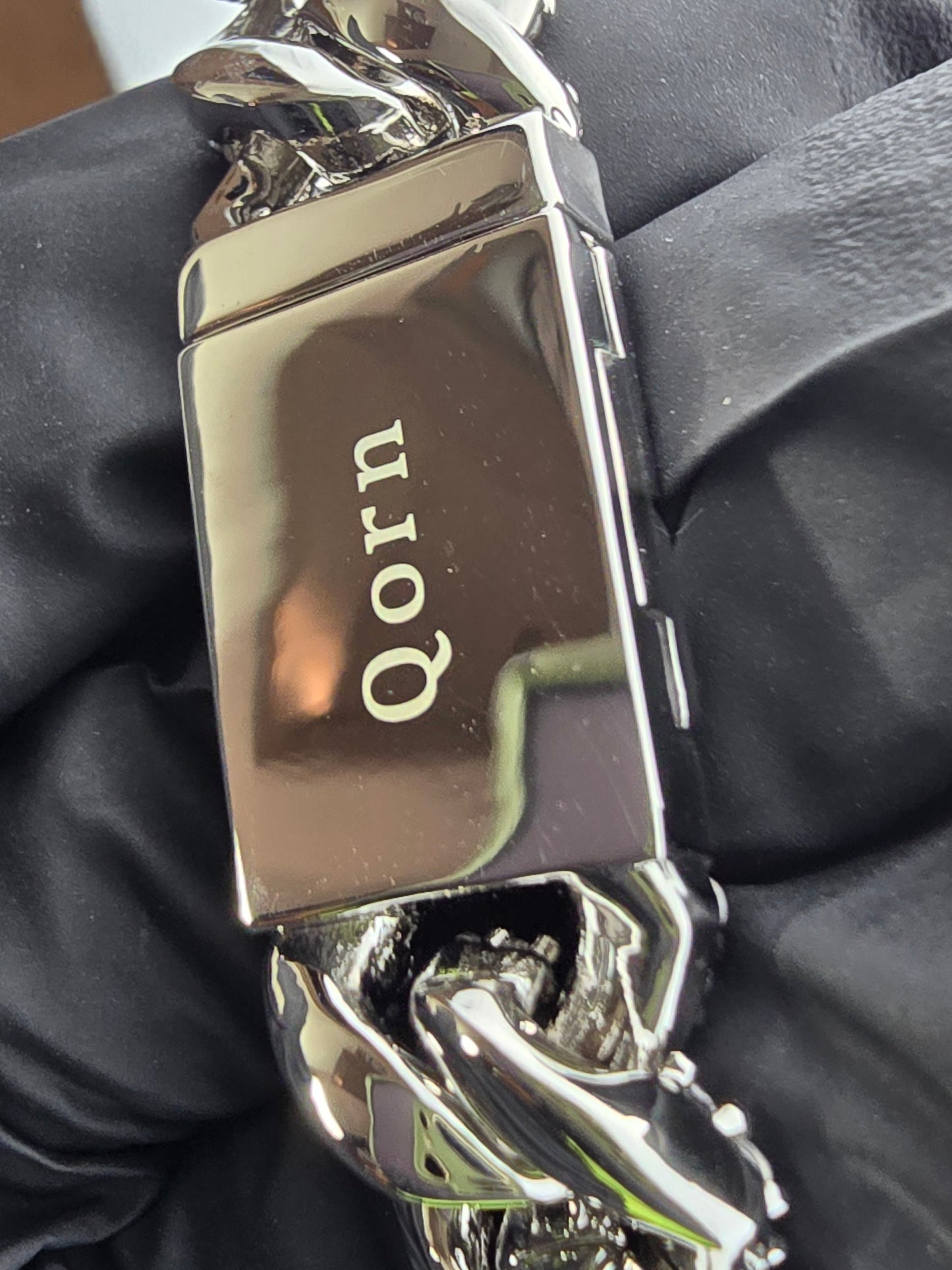 The Signture "Qorn"Essential 8mm Miami Cuban Iced-Out High Shine Links.5X PLATING