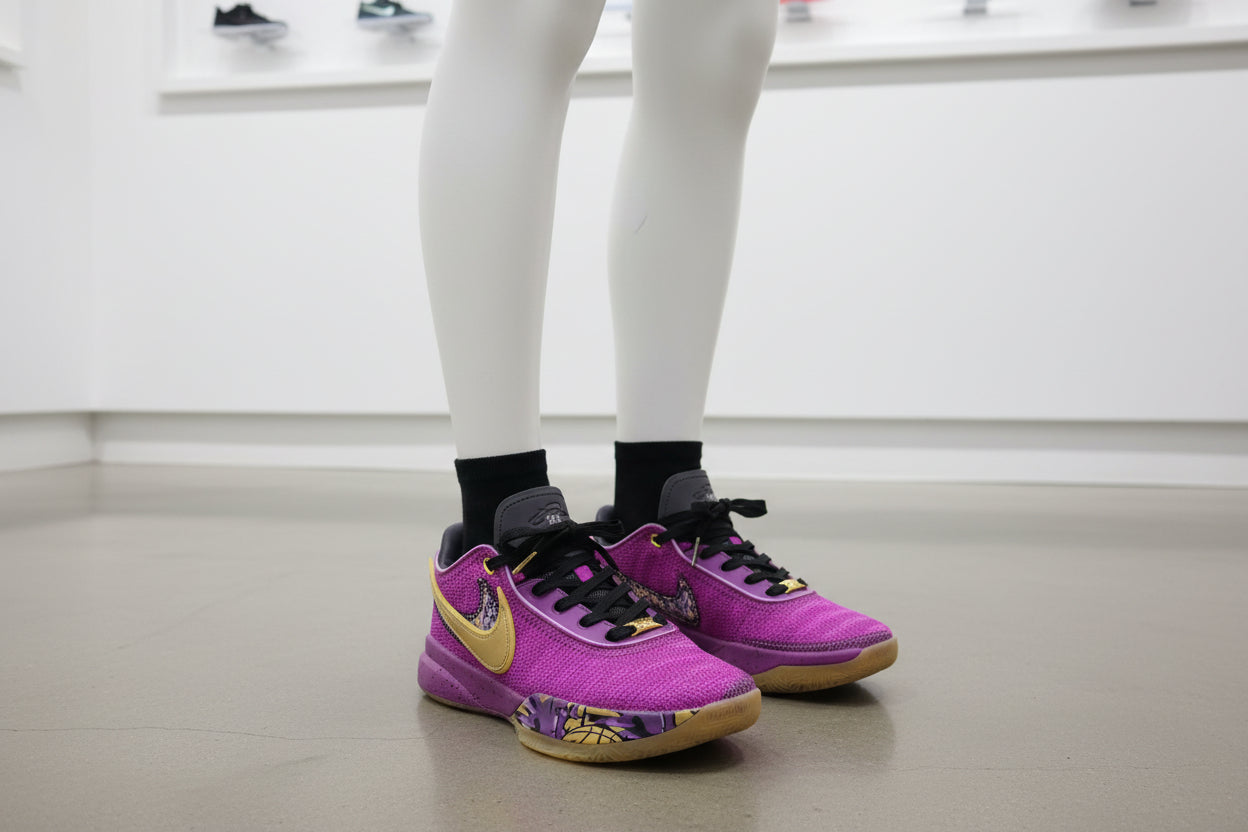 Nike LeBron 20 GS "Young Heirs" – Vivid Purple/Metallic Gold Size 6y_Big kids/ women.Pre owned