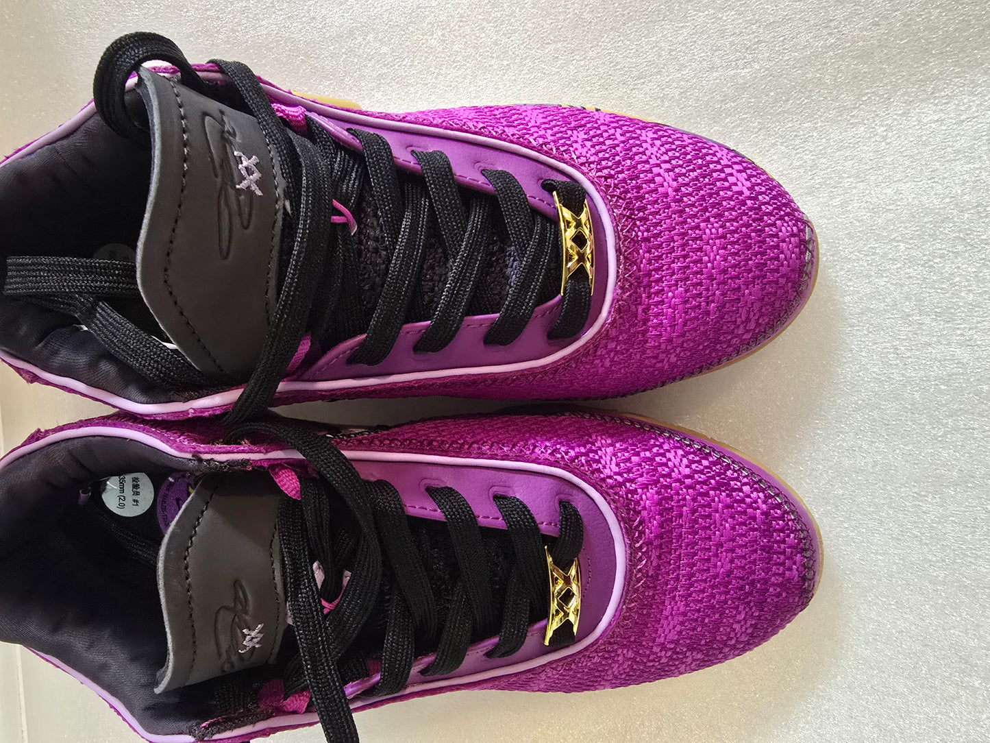 Nike LeBron 20 GS "Young Heirs" – Vivid Purple/Metallic Gold Size 6y_Big kids/ women.Pre owned
