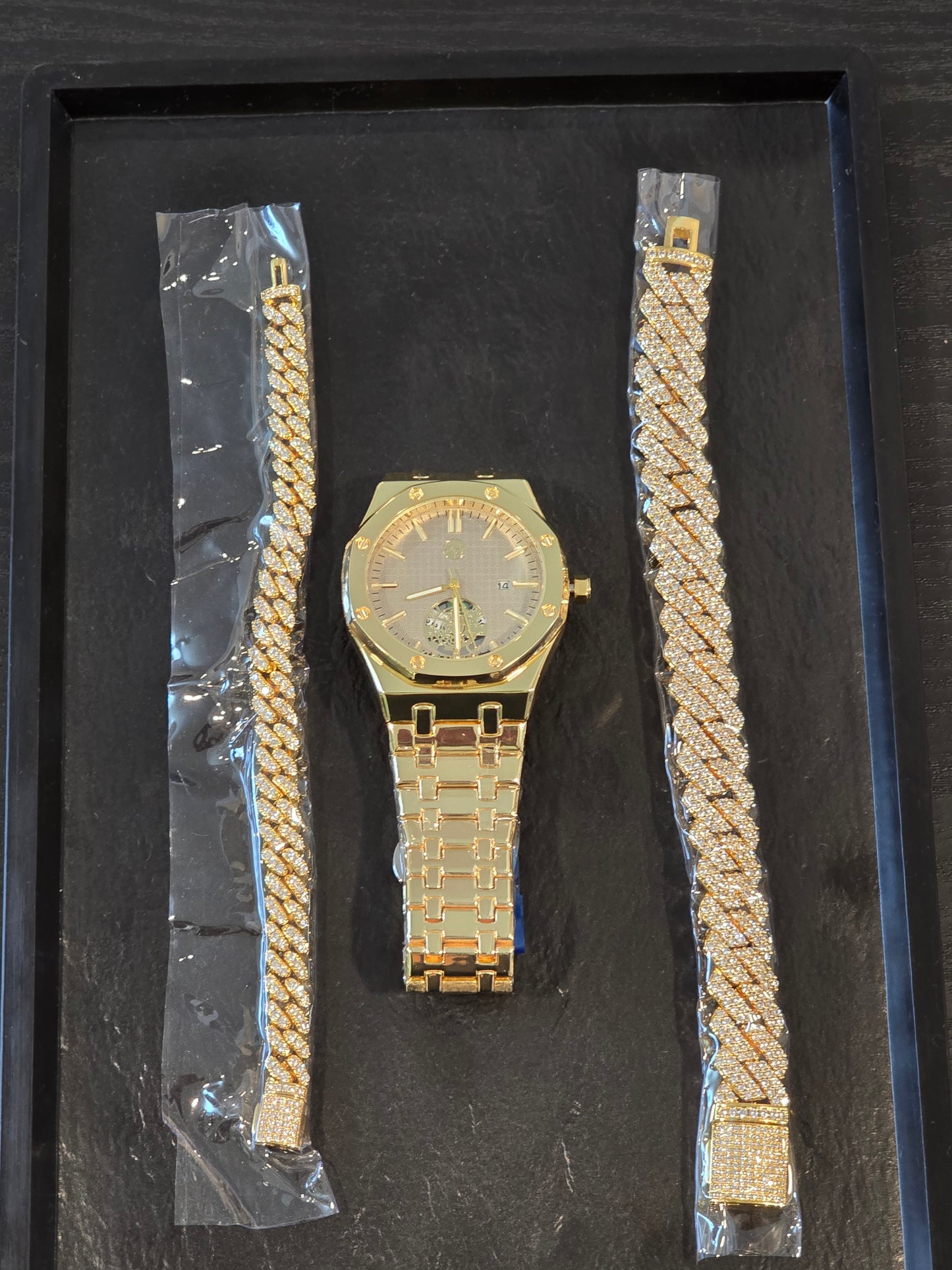 Father’s Day Drip Tray Qorn Collective Signature Gold : Open Heart Watch & Cuban Bracelet Set