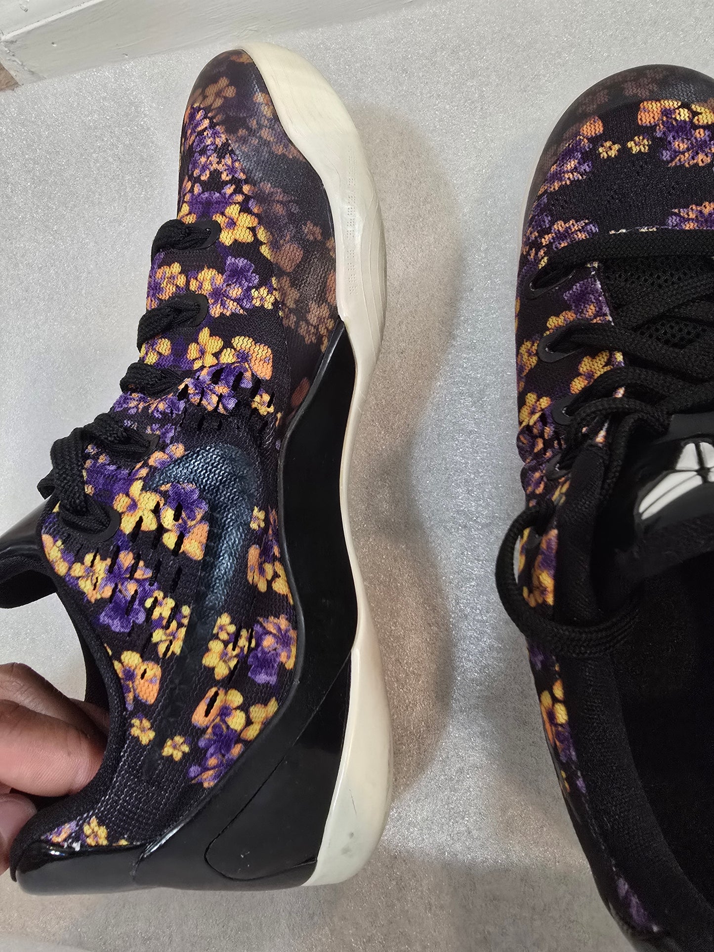 Nike Kobe Bryant "9 em floral" size 5.5y Big Kids/Women. Color black,yellow, and purple. PRE-OWNED